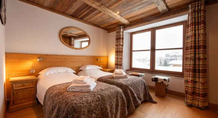 Chalet La Rocheure, Val D'Isere ski chalet, image 5